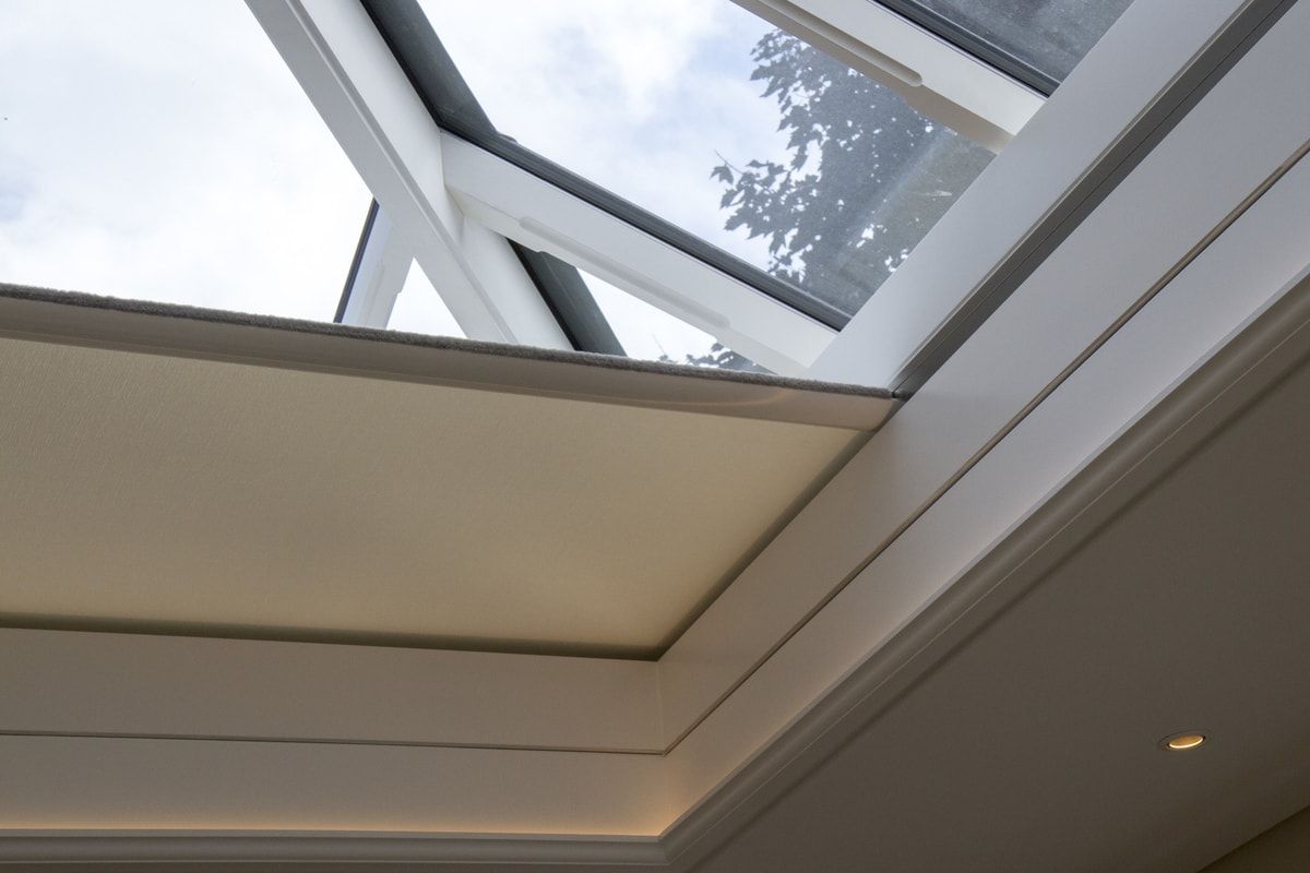 Concealed skylight blind system